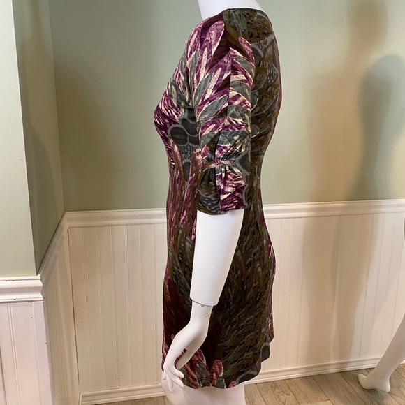 Adrianna Papell Knit Jersey Feather Print Dress - Picture 10 of 13